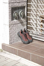 画像をギャラリービューアに読み込む, KHATARINA HIKING SHOES / RUST/BLACK