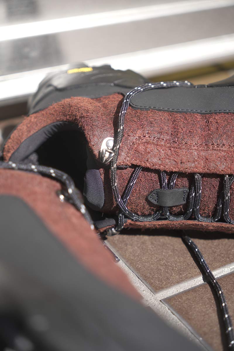 KATHARINA HIKING SHOES / RUST/BLACK