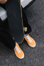 Load image into Gallery viewer, VM001-LO CANVAS / WASHED SUNSET ORANGE/WHITE