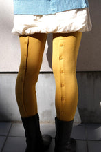 Load image into Gallery viewer, WOOL BACK BUTTON TIGHTS / YELLOW