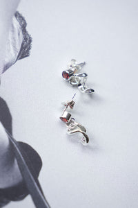 RED VINE STUDS EARRIGS / SILVER PLATED