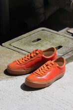 Load image into Gallery viewer, VM004 MILIC LEATHER/SUEDE / DUO ORANGE/GUM