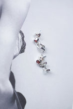 画像をギャラリービューアに読み込む, RED VINE STUDS EARRIGS / SILVER PLATED