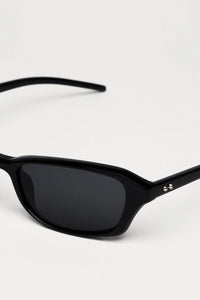 IRIS SUNGLASSES / BLACK