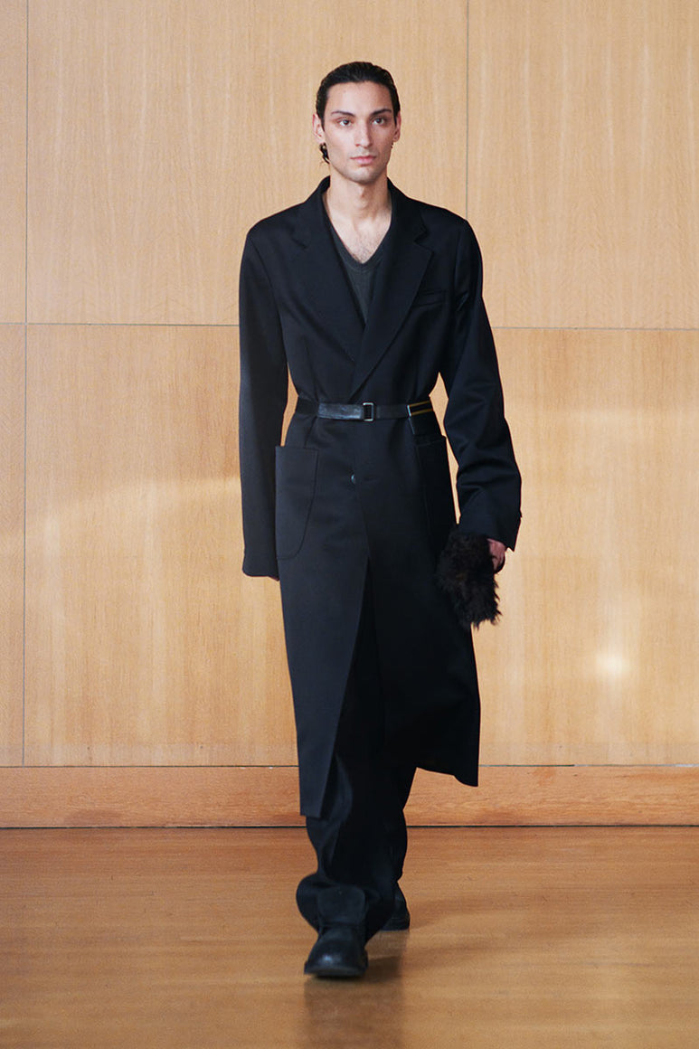 ROBE OVERCOAT / ONYX BLACK TECH SATEEN