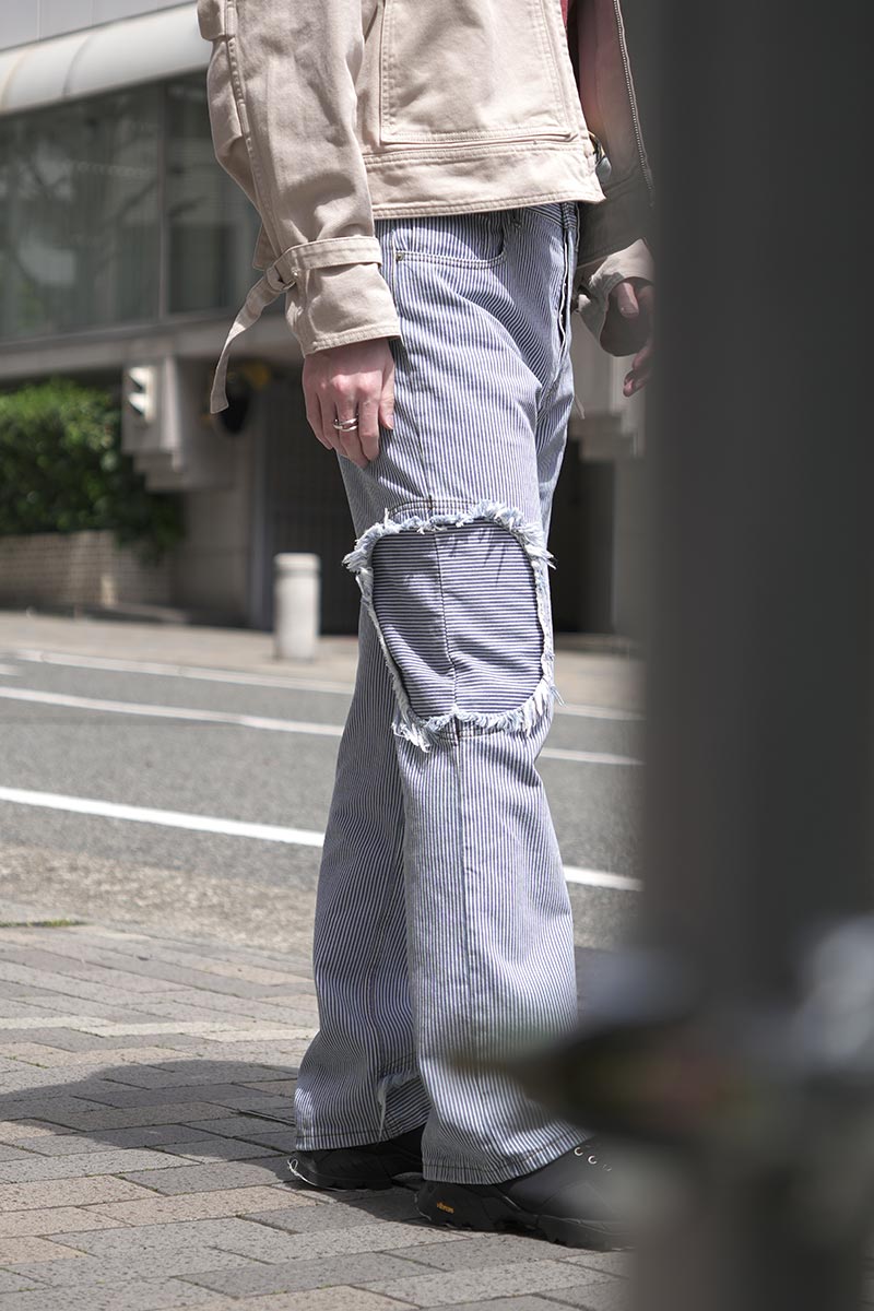 CIRCLE WINDOW JEANS / LIGHT WASH BLUE STRIPE [30% 할인]