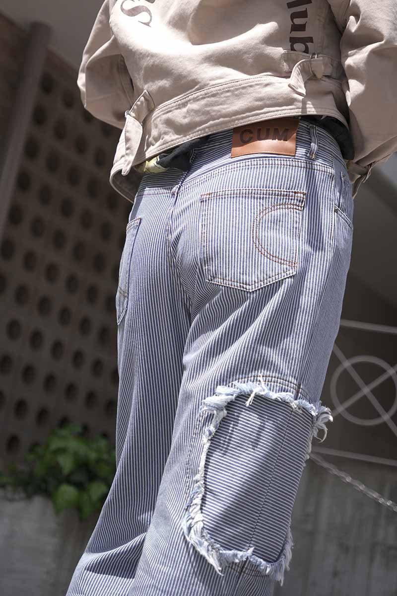 CIRCLE WINDOW JEANS / LIGHT WASH BLUE STRIPE [30% 할인]