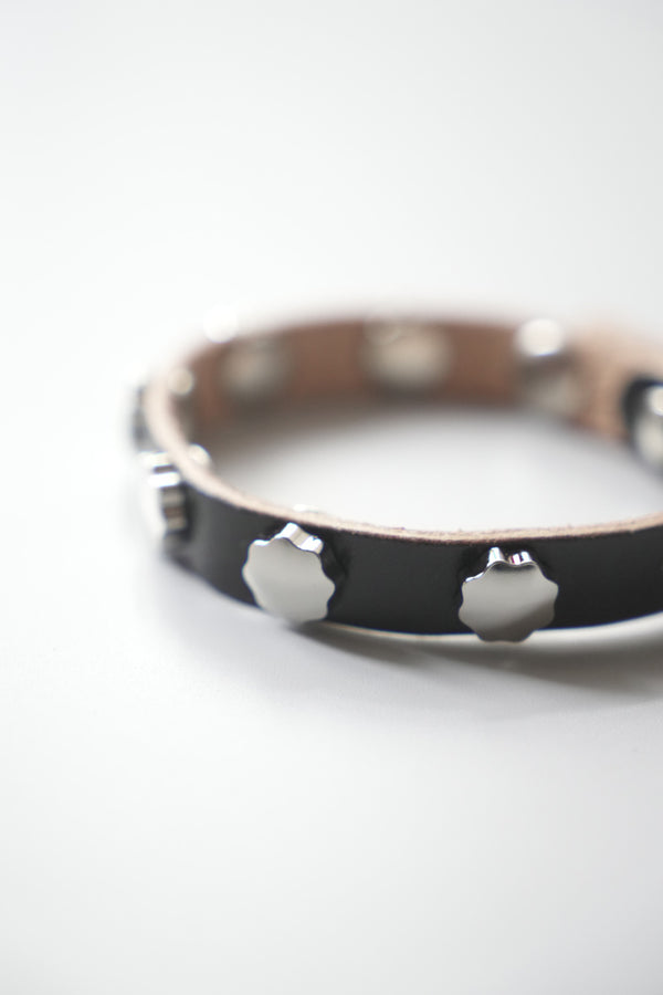 FLOWER BRACELET / DEEP BLACK LEATHER