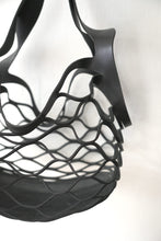 画像をギャラリービューアに読み込む, PICCOLA CUT BAG / SHIFTING INK GRITTY BULL HIDE
