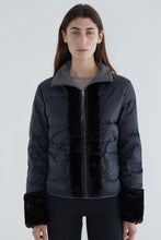 Load image into Gallery viewer, WOMBAT REVERSIBLE DOWN JACKET / BLACK