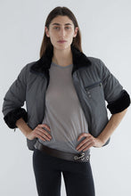 Load image into Gallery viewer, WOMBAT REVERSIBLE DOWN JACKET / BLACK