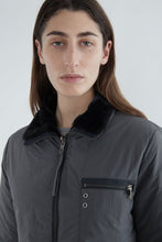 Load image into Gallery viewer, WOMBAT REVERSIBLE DOWN JACKET / BLACK