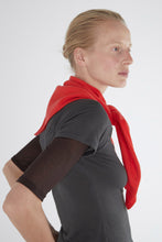 画像をギャラリービューアに読み込む, PRIMA WOOL TRIANGLE SCARF / RED