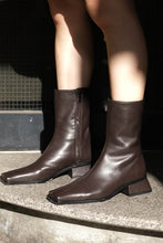 Load image into Gallery viewer, DELTA BOOTS / DARK BROWN