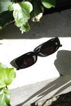 Load image into Gallery viewer, VENUS SUNGLASSES / BLACK