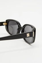 Load image into Gallery viewer, VENUS SUNGLASSES / BLACK