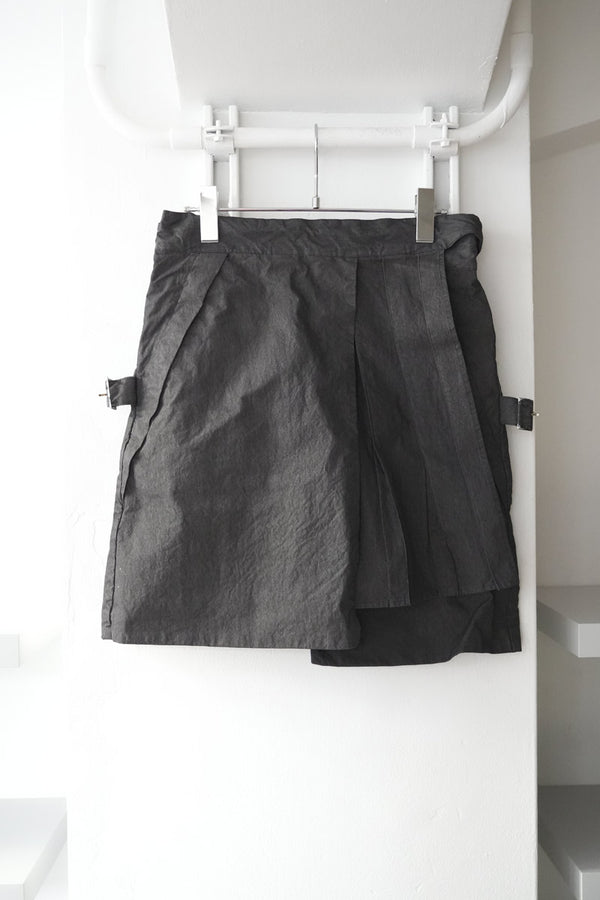 GARMENT DYED WRAP GURKHA SKIRT .15 / BLACK