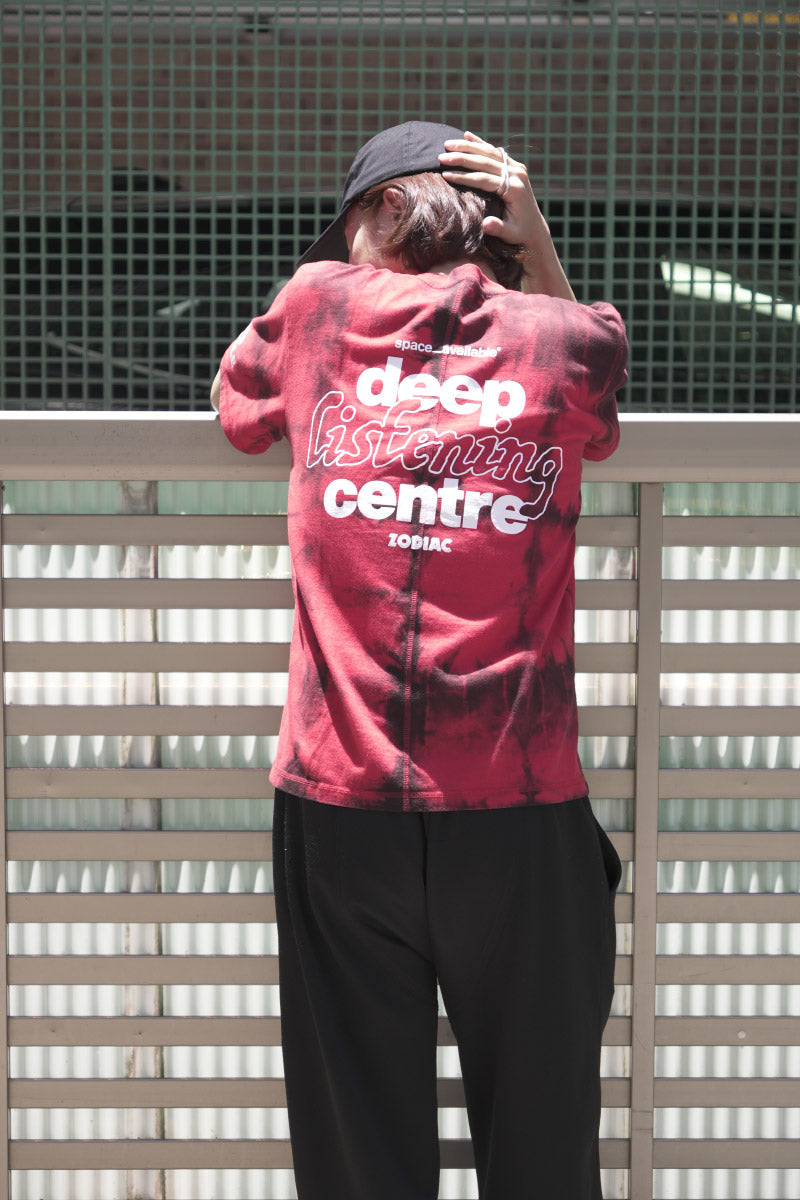 SPACE AVAILABLE×ZODIAC | LISTEN T-SHIRT / RED