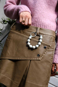 DICKE PERLEN SHORT KEYHOLDER / LIGHTGREY-LIGHTGREY