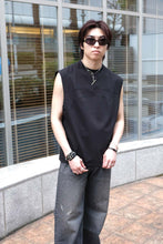 Load image into Gallery viewer, PANEL CUTTING SLEEVELESS CUT-SEW .11 / BLACK