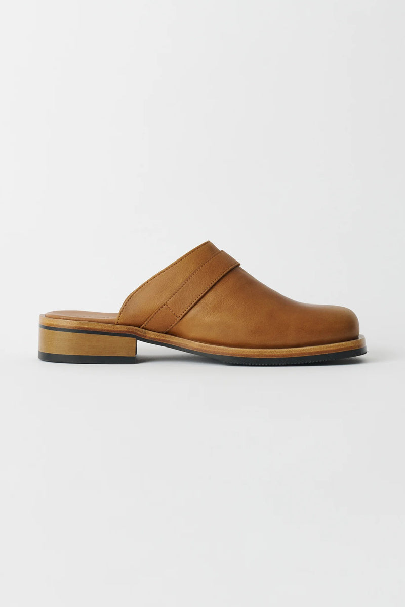 OUR LEGACY | CAMION MULE / BURNT SUGAR LEATHER レザーミュール