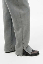 Load image into Gallery viewer, TRACK PANTS / WORN BLACK HEFTY FLEECE