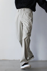 FORMAL CUT / DUSTY WHITE MUTED SCUBA