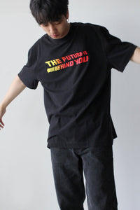 T-SHIRT MID WEIGHT THE FUTURE IS BEHIND YOU / BLACK