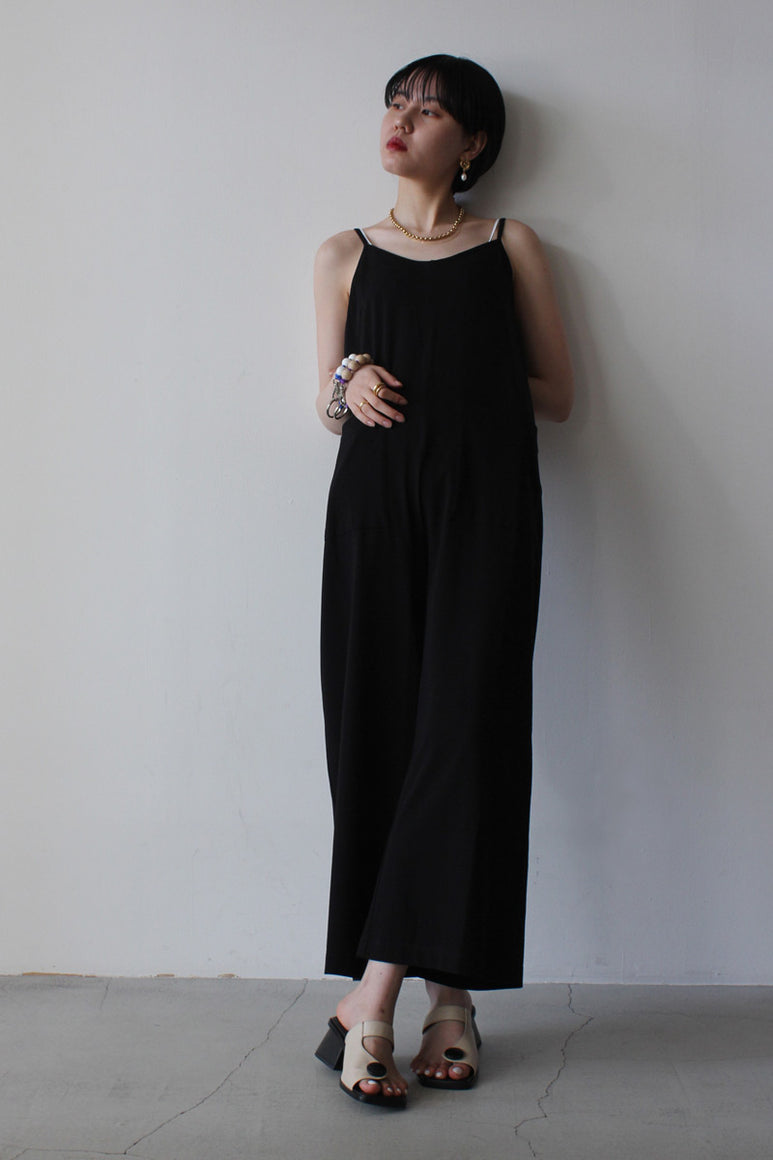LUISA JUMPSUIT WITH FRONT POCKETS / BLACK