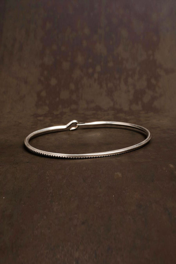 BANGLE SIDE HOOK ROPE / STERLING SILVER 