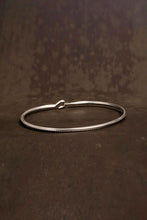 Load image into Gallery viewer, BANGLE SIDE HOOK ROPE / STERLING SILVER