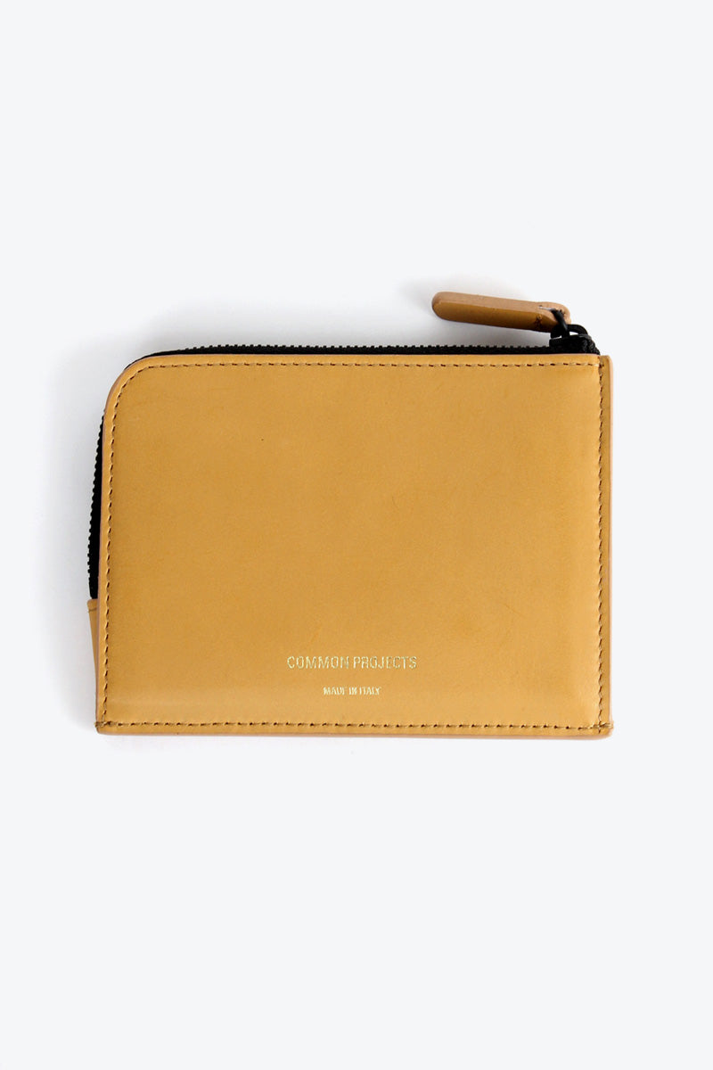 COMMON PROJECTS | ZIPPER WALLET 9179 / TAN 1302 – STOCK
