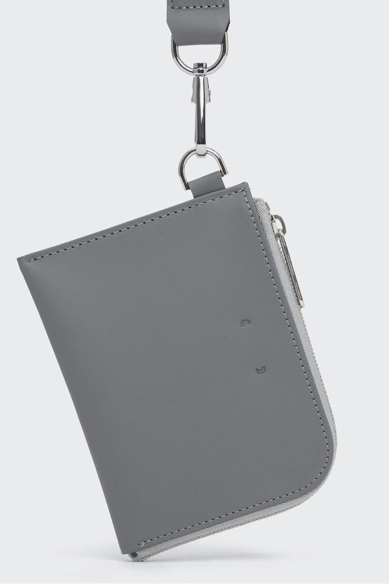【新品】PB0110(ピービーゼロワンワンゼロ)ショルダーバッグ　シルバー ピービー ゼロワンワンゼロ PB0110 プレーンレザーショルダーバッグ