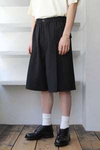 TAILORING BERMUDA SHORTS / BLACK