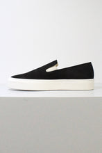 Load image into Gallery viewer, SLIP ON IN SUEDE 5215 / BLACK 7547