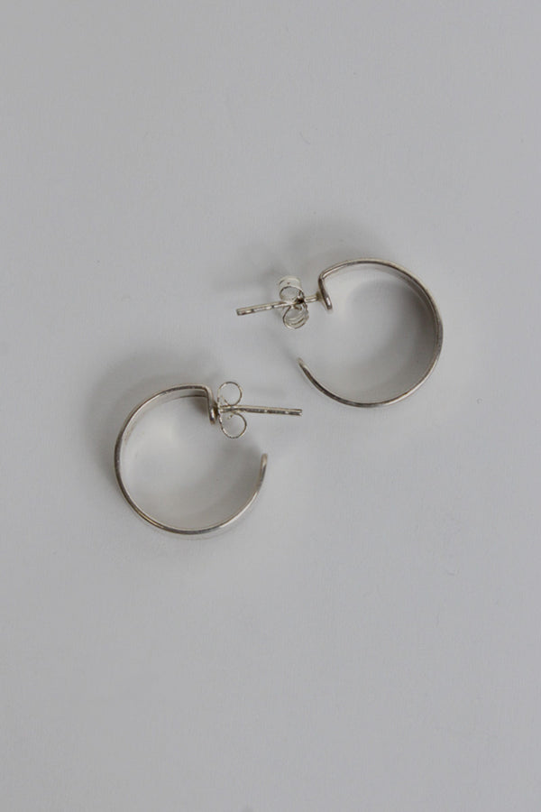 STERLING SILVER EARRINGS / SILVER
