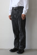 Load image into Gallery viewer, TROUSERS ALEF DENIM FRONT SEAM / WASHED BLACK