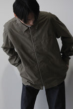 Load image into Gallery viewer, BOWIE ORGANIC COTTON ZIP SHIRT / OLIVE
