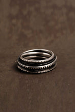 Load image into Gallery viewer, RING WOUND TRACE /  STERLING SILVER