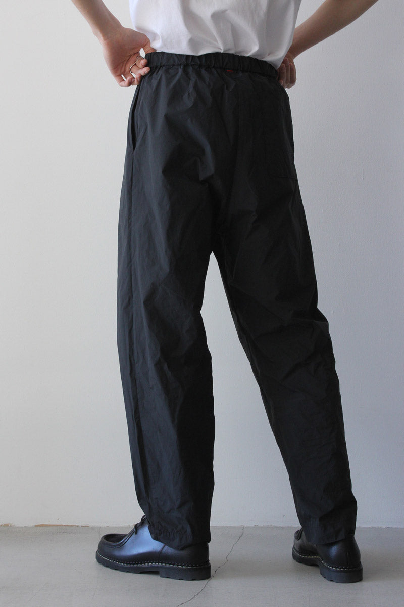 casey casey BASIC pant wool ウール極美品裾はどのような仕上げですか