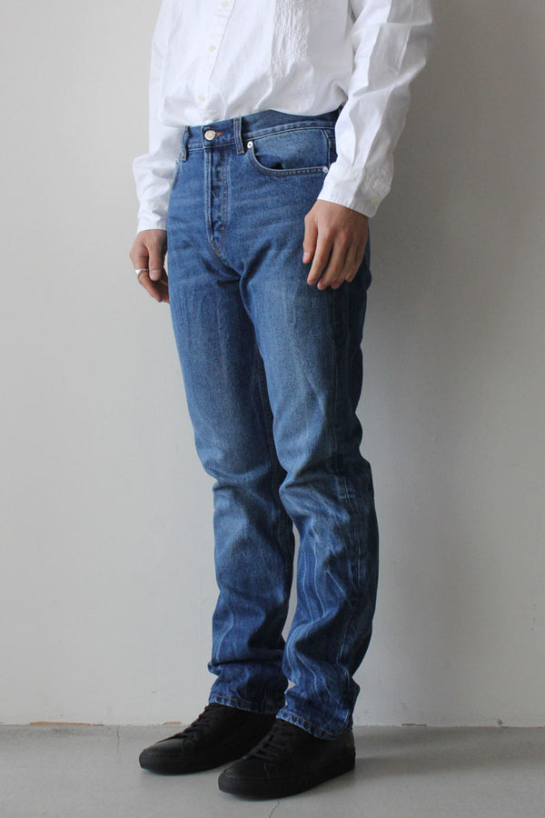 STRAIGHT CUT JEANS / BLUE CREASE [70%OFF]