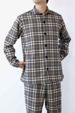 Load image into Gallery viewer, OVERSHIRT WOOL MIX CHECK / BLACK AND KHAKI [60%OFF]