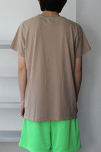Load image into Gallery viewer, PUFF LOGO TEE / TAN [30%OFF]