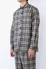 Load image into Gallery viewer, OVERSHIRT WOOL MIX CHECK / BLACK AND KHAKI [60%OFF]