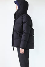 Load image into Gallery viewer, VOYAGER DOWN JACKET / MIDNIGHT