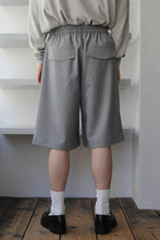 Load image into Gallery viewer, TAILORING BERMUDA SHORTS / GREY [20%OFF]