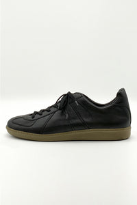 ALL LEATHER GERMAN TRAINER / BLACK