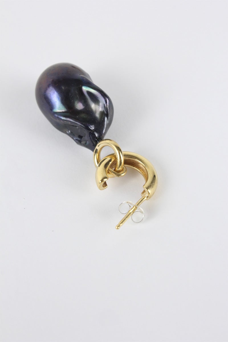 SUKI BLACK PEARL EARRINGS / 14K GOLD PLATED BRONZE [30%OFF]