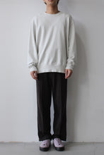 Load image into Gallery viewer, RELAXED SWEATSHIRT / OFF WHITE