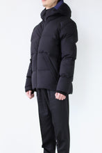 Load image into Gallery viewer, VOYAGER DOWN JACKET / MIDNIGHT